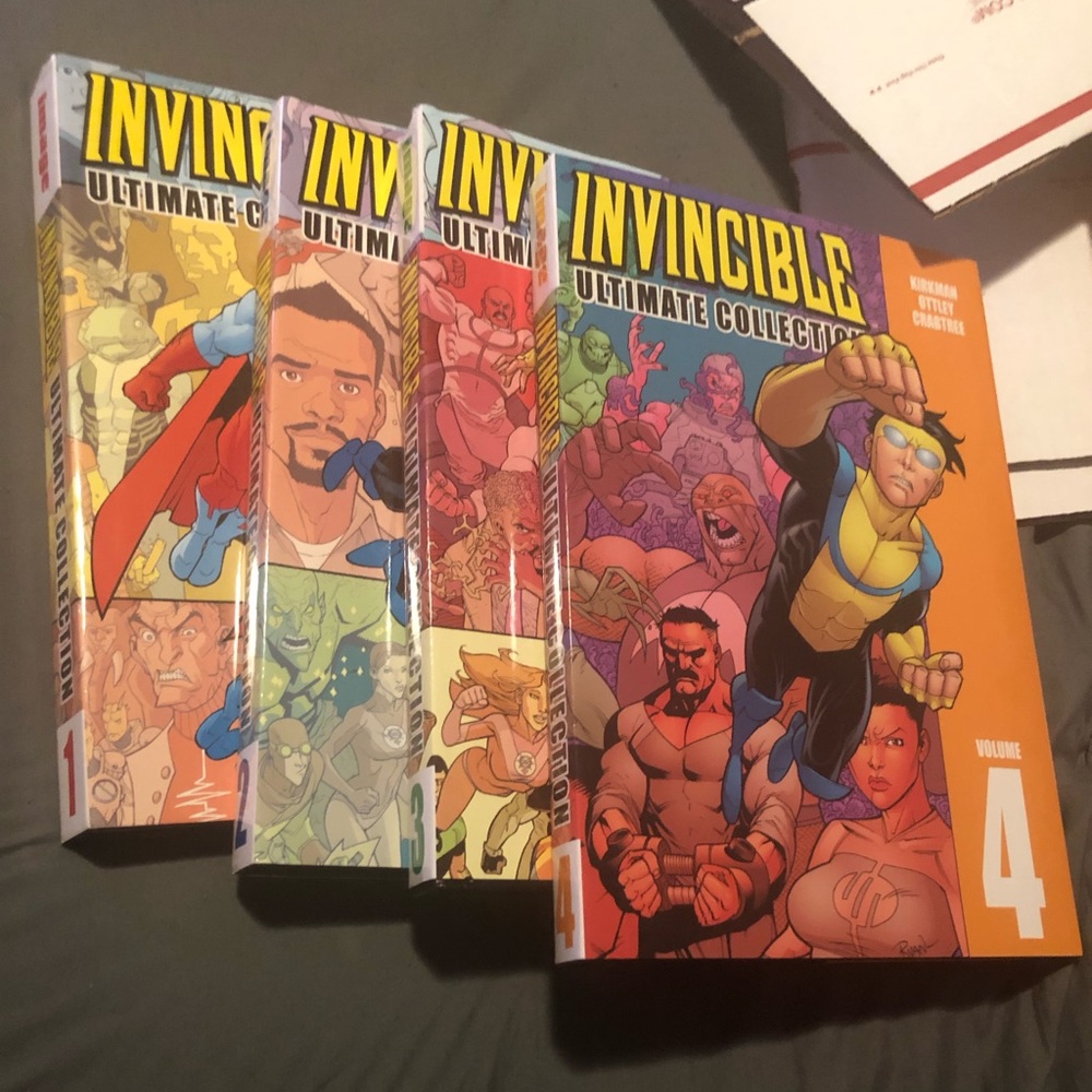 Invincible ultimate comic books